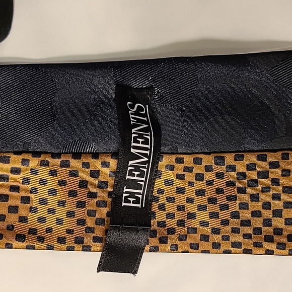 Elements - Picture 4 of 4